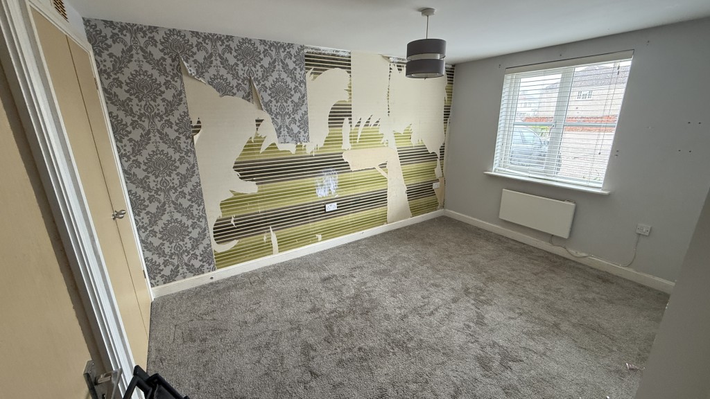 Lot: 204 - VACANT GROUND FLOOR FLAT WITH PARKING - Internal image of bedroom 1 with ensuite